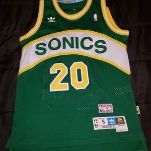 Hardwood classics retro bball jersey. -Gary Payton